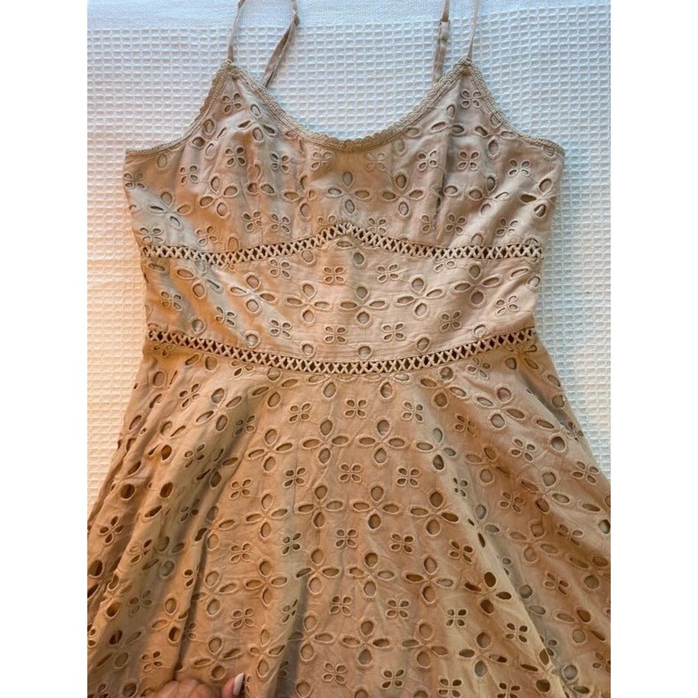 Beautiful Dress - Picture 7 of 11